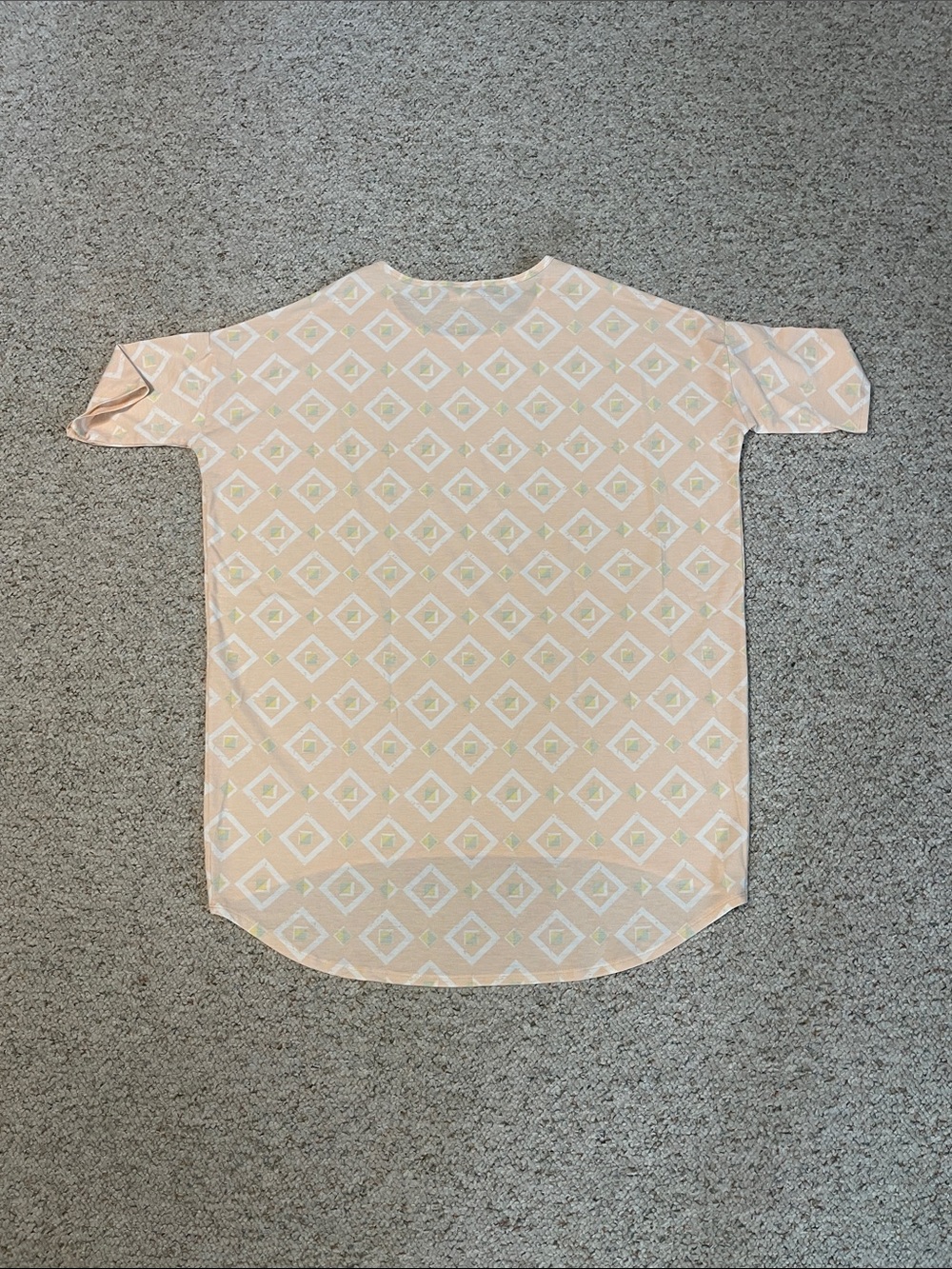 LuLaRoe Assorted Women’s Short Sleeve Tees in Blue, Green, Red, Cream - Picture 7 of 16